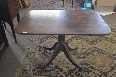 Lot 400 - A Georgian mahogany supper table with...