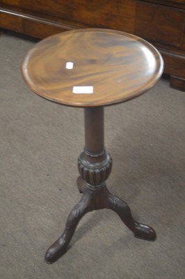 Lot 412 - A Georgian mahogany small kettle stand or wine...