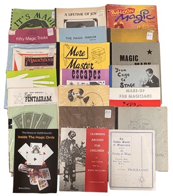 Lot 270 - ONE PACKET: Various magic, illusions,...