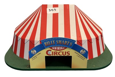 Lot 206 - A wooden model of Billy Smart's Circus Tent