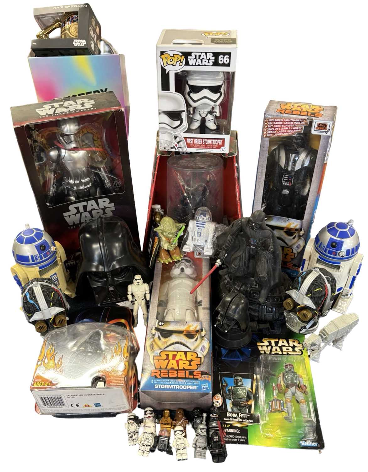 Lot 89 - STAR WARS: A collection of various figures, to...