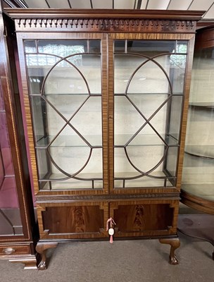 Lot 467 - An Edwardian mahogany display cabinet with two...