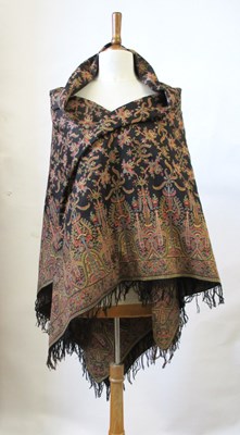 Lot 5 - A 19th century woven paisley shawl, 152 x...