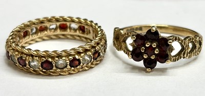 Lot 77 - Two 9ct garnet rings, to include a 9ct garnet...