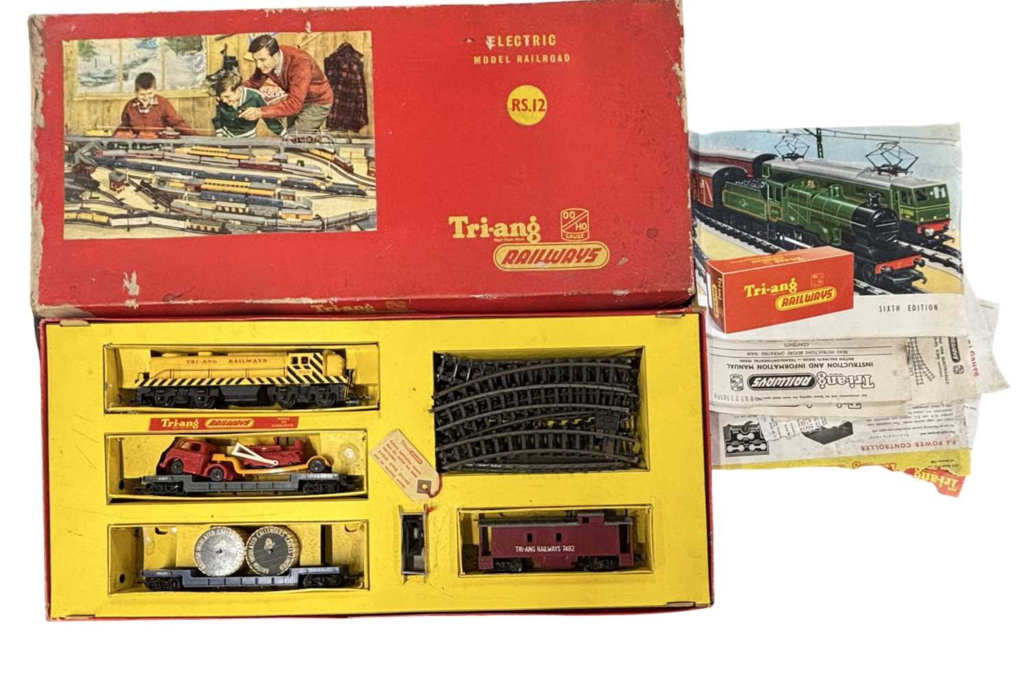 Lot 9 - A boxed Triang 00 gauge electric railway set...