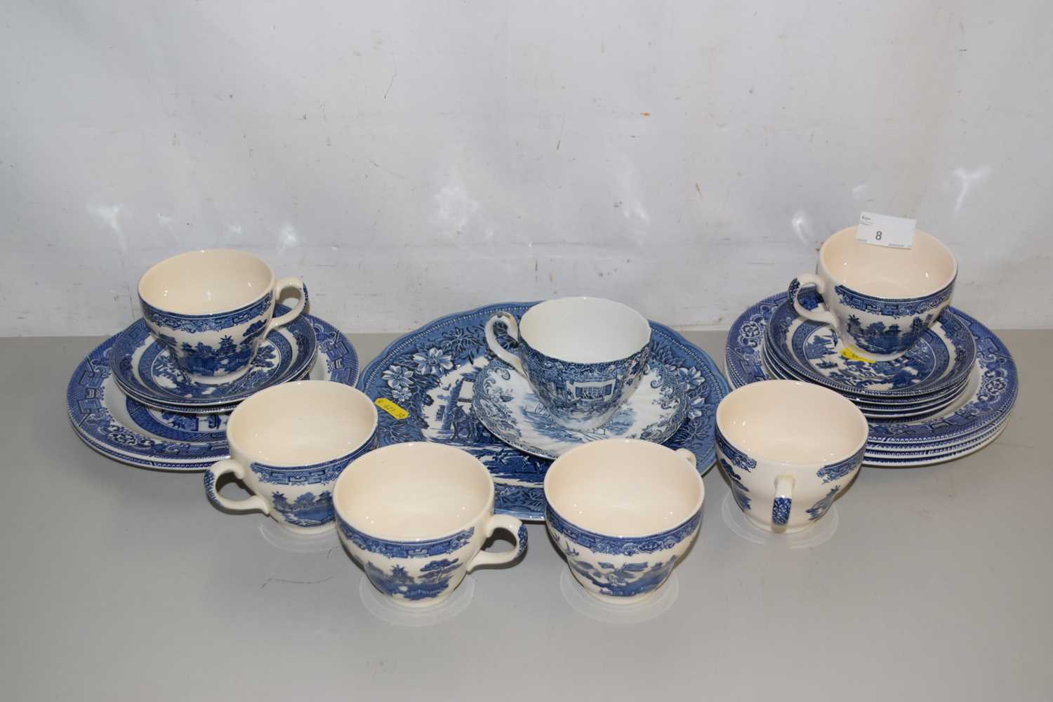 Lot 8 - Mixed Lot: Various blue and white tea wares
