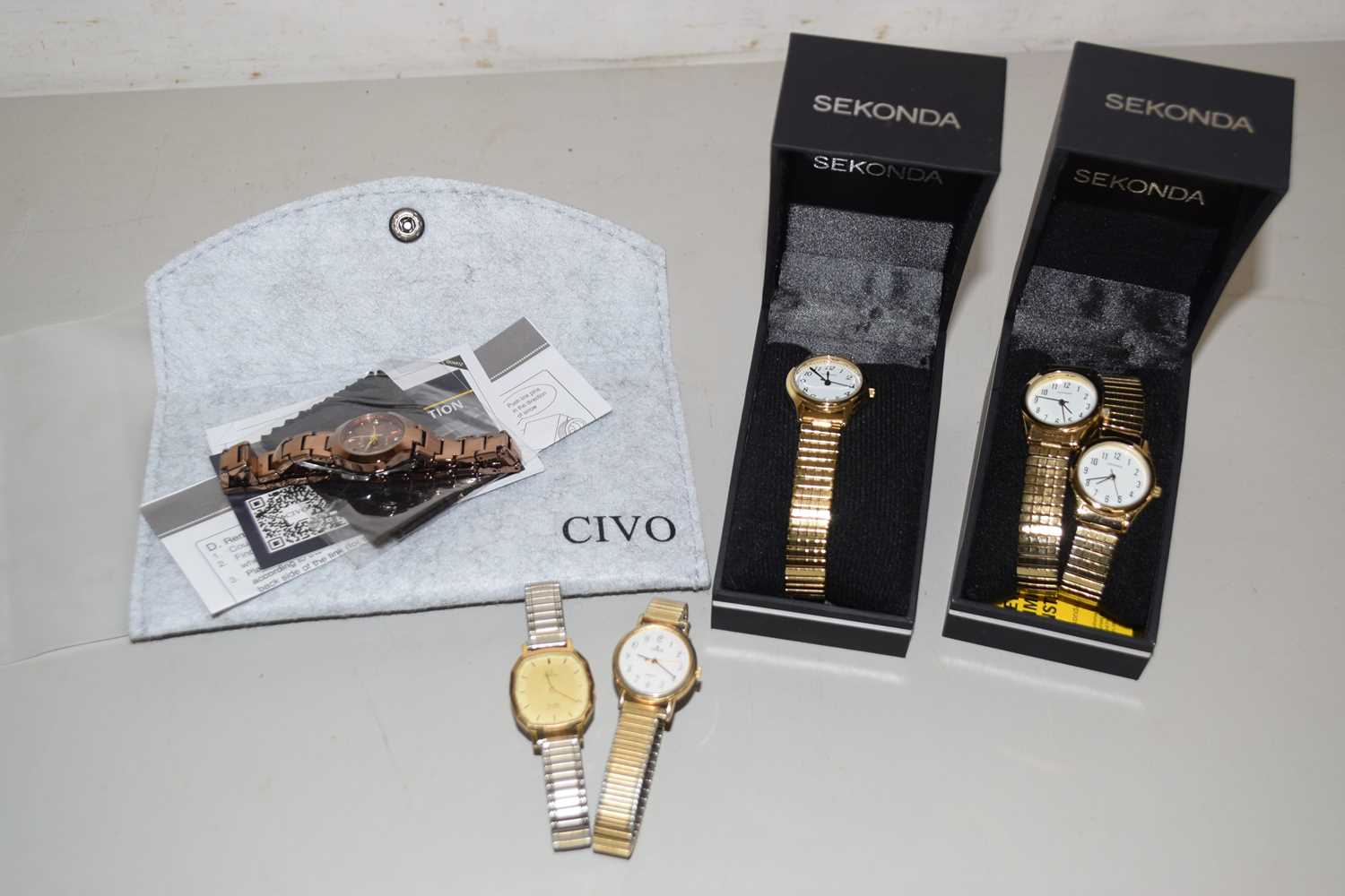 Lot 102 - Mixed Lot: Ladies wristwatches