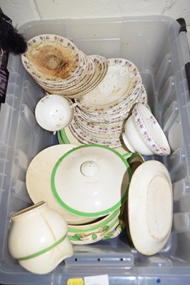 Lot 579 - Assorted tea and dinner wares