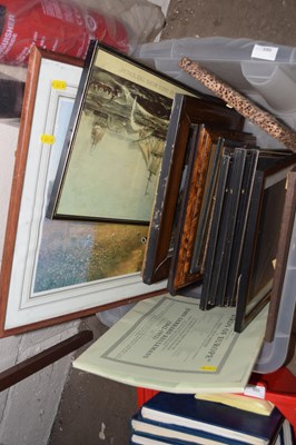 Lot 585 - Assorted pictures and prints