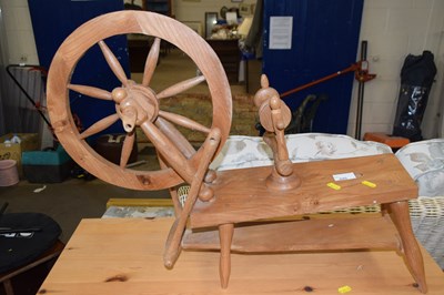 Lot 845 - Small spinning wheel