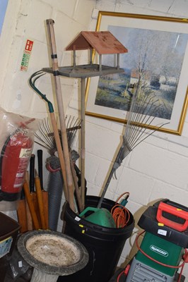 Lot 872 - Quantity of various garden tools, bird table etc