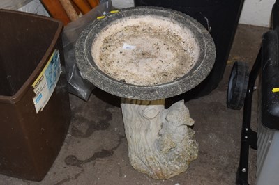 Lot 873 - Bird bath