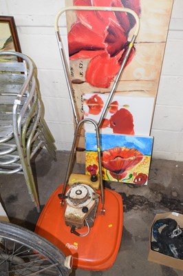 Lot 882 - A Flymo lawnmower