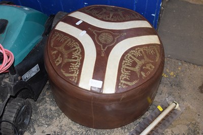 Lot 901 - Vintage pouffe