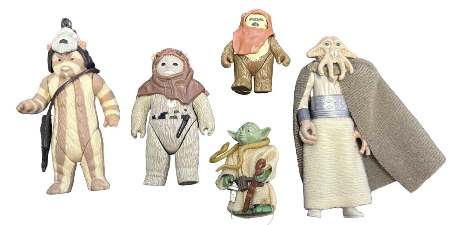 Lot 74 - STAR WARS VINTAGE FIGURES: Yoda, Squid Head,...