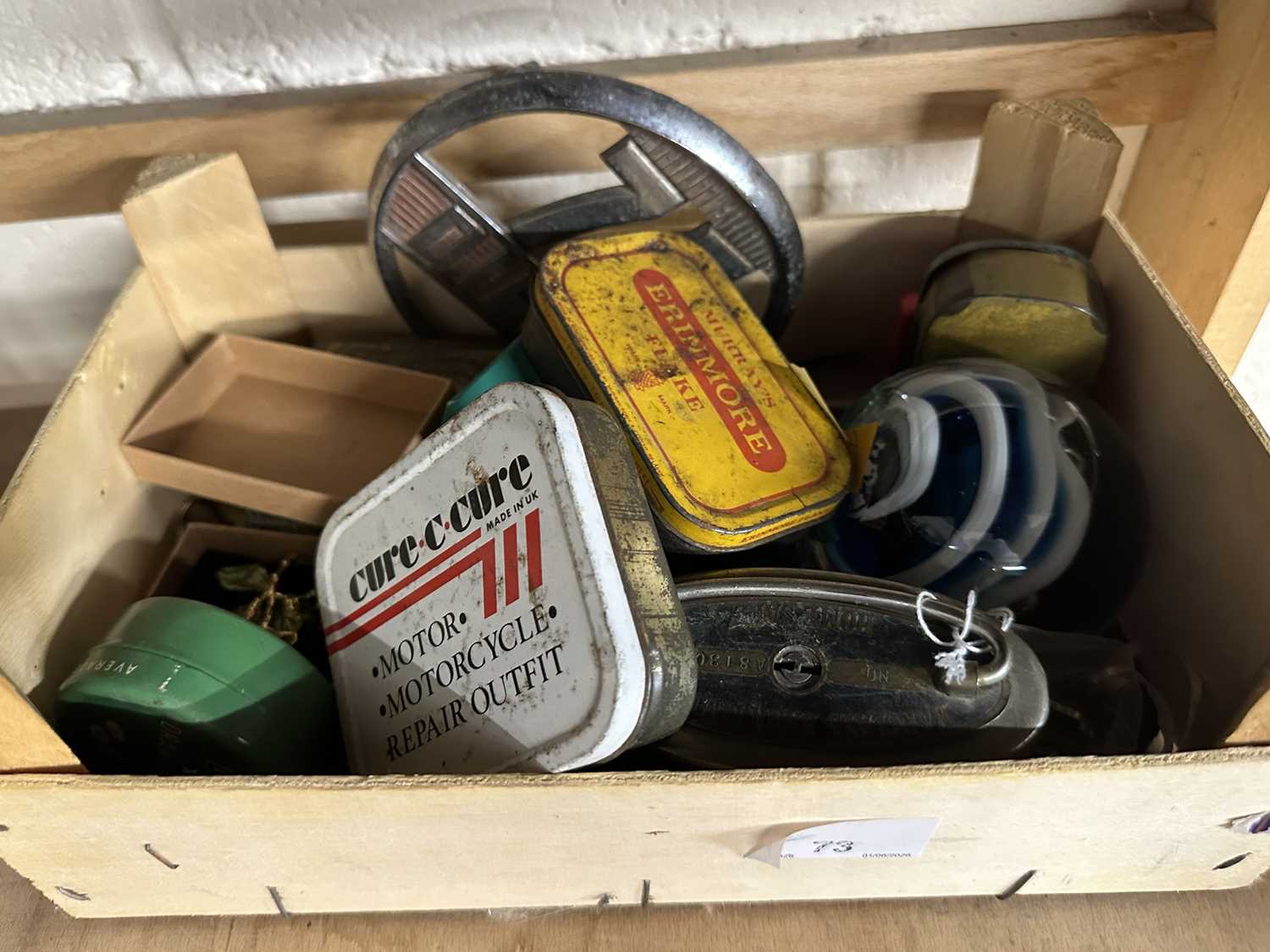 Lot 73 - A box of various mixed items to include...