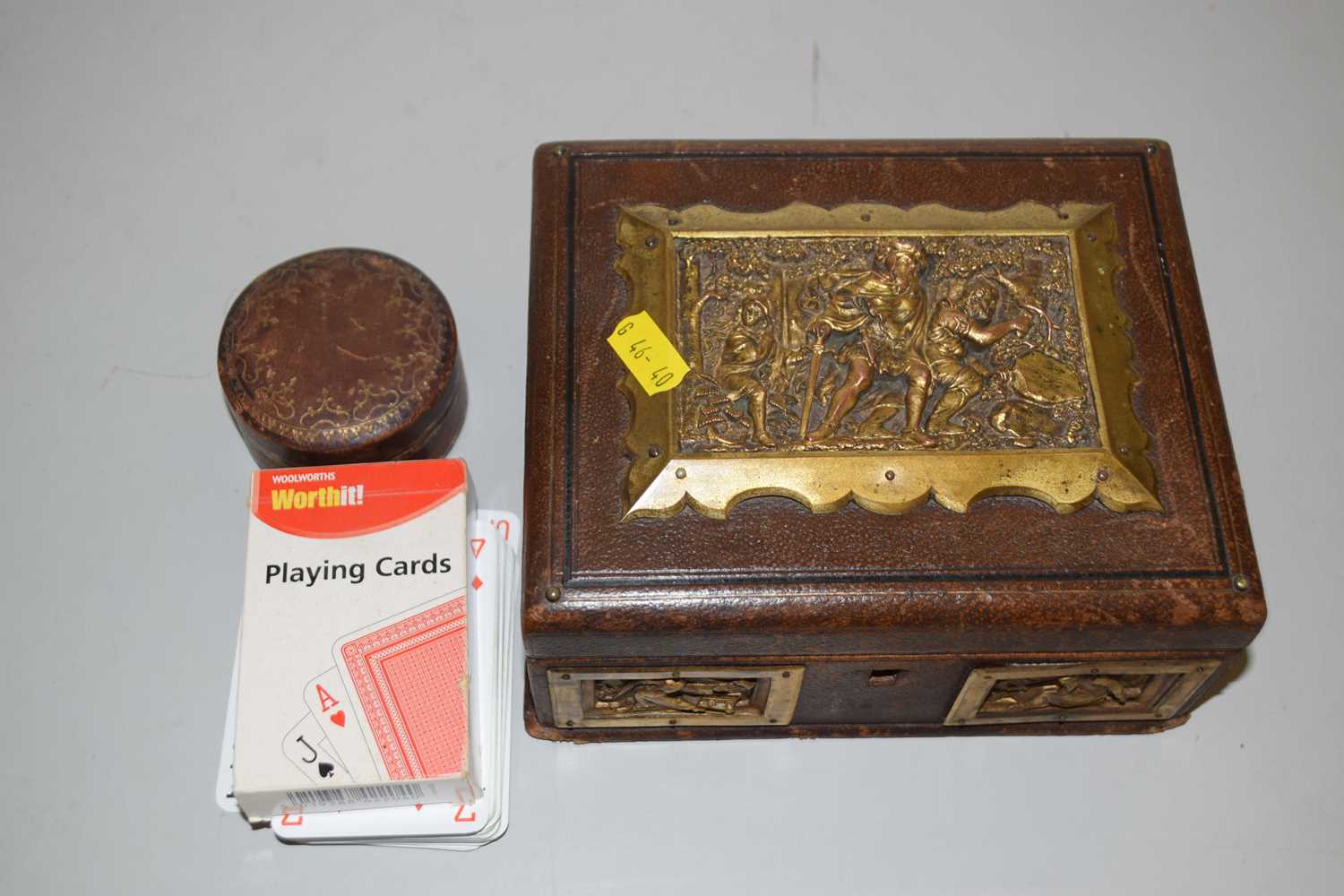 Lot 109 - A leather mounted jewellery box and contents
