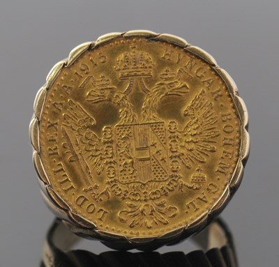 Lot 443 - An Austrian 1 Ducat gold coin ring, the coin...