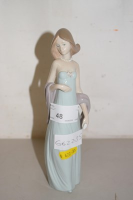 Lot 50 - Lladro figure of a lady titled Ingenue
