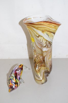 Lot 94 - A Valletta glass vase and glass dolphin