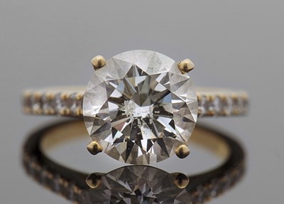 Lot 433 - A 3.01cts lab diamond ring, the centre lab...