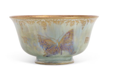 Lot 17 - A small Wedgwood lustre bowl decorated with...