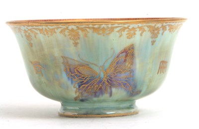 Lot 17 - A small Wedgwood lustre bowl decorated with...