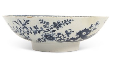 Lot 20 - A rare Lowestoft porcelain shallow bowl circa...