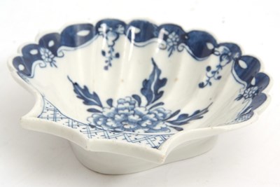 Lot 21 - A Lowestoft porcelain pickle dish circa 1765...