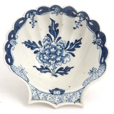Lot 21 - A Lowestoft porcelain pickle dish circa 1765...
