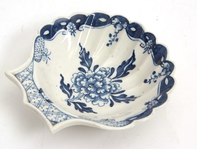 Lot 21 - A Lowestoft porcelain pickle dish circa 1765...
