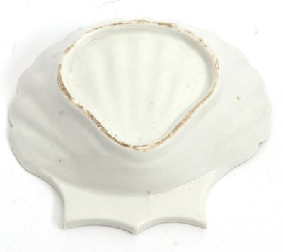 Lot 21 - A Lowestoft porcelain pickle dish circa 1765...