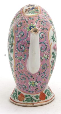 Lot 50 - A 19th Century Cantonese porcelain Cadogan...