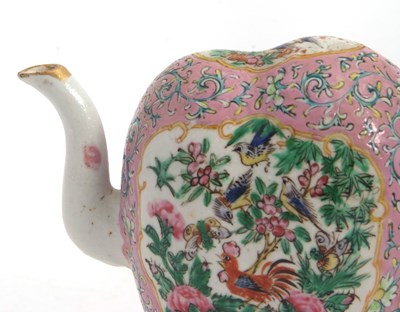 Lot 50 - A 19th Century Cantonese porcelain Cadogan...