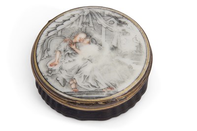 Lot 51 - A small Chinese trinket box with tortoiseshell...
