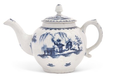 Lot 206 - A Lowestoft porcelain teapot and cover, the...