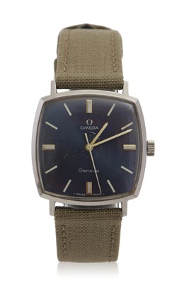 Lot 365 - A vintage Omega Geneve gents wristwatch,...