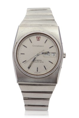 Lot 369 - An Omega Constellation Mega Quartz gents...