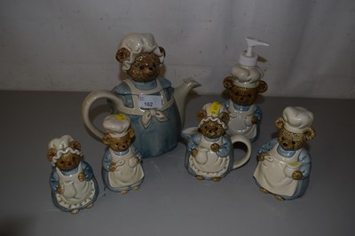 Lot 162 - A quantity of teddy bear shaped table wares