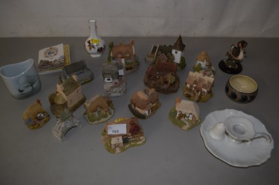 Lot 165 - A collection of Lilliput Lane model cottages...
