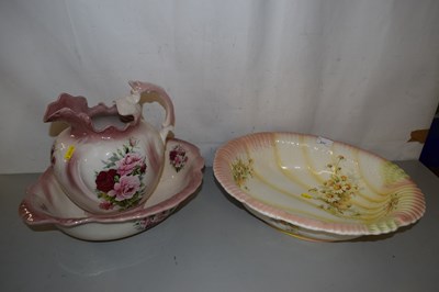 Lot 211 - A wash bowl and jug and a further wash bowl (3)