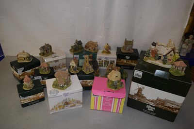 Lot 215 - A collection of Lilliput Lane cottages