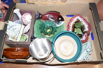 Lot 534 - Assorted ceramics and glass