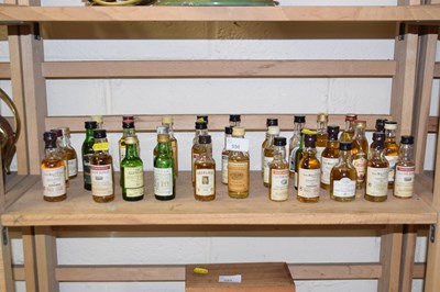 Lot 550 - Quantity of whisky miniatures
