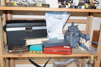 Lot 559 - Mixed Lot: Parker pen, costume jewellery,...