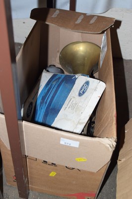 Lot 572 - Vintage car accessories and other items