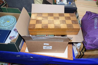 Lot 601 - Chess board, assorted games and a desk blotter