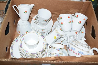 Lot 611 - Quantity of European decorative china and tea...