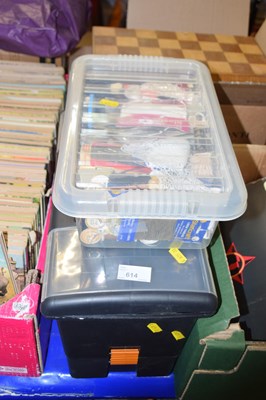 Lot 614 - Box of assorted art materials