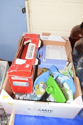 Lot 664 - Mixed lot of household items